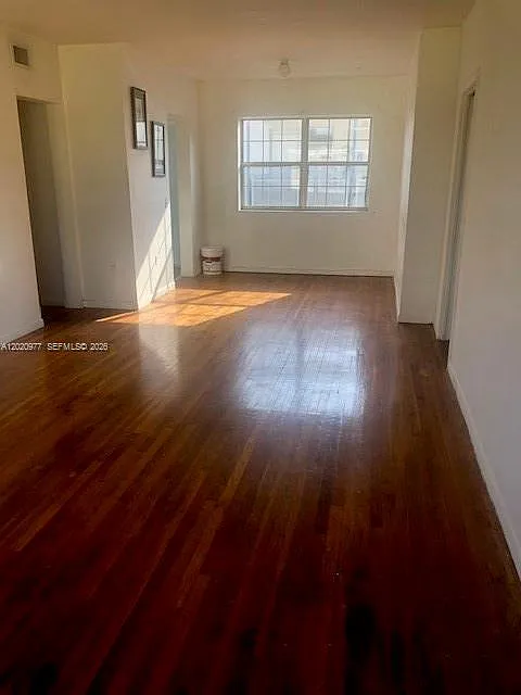 Building Photo - 1016 Biarritz Dr #1