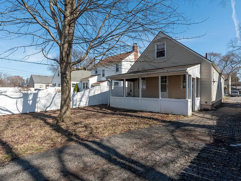 2883 Bremen St — Photo 21