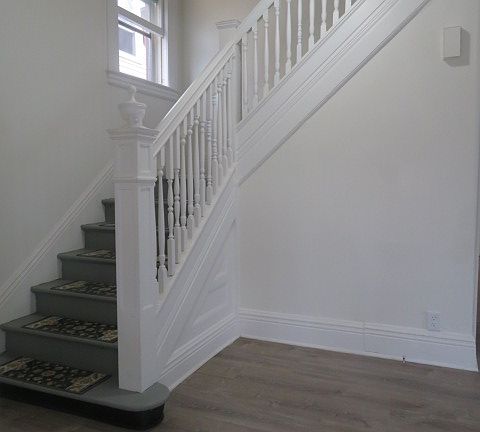 3rd image of 111 Warwick Ave