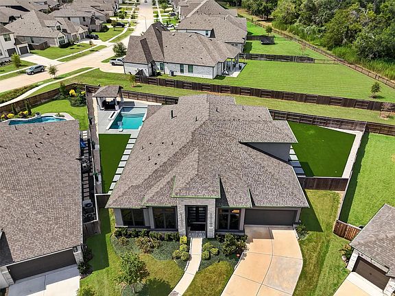 3rd image of 4507 Woodgate Ct