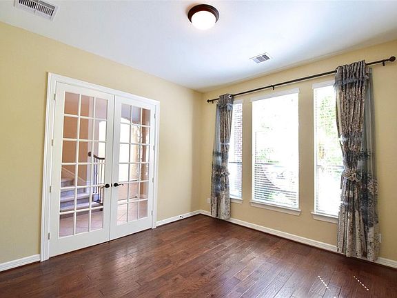 3rd image of 4726 Burclare Ct