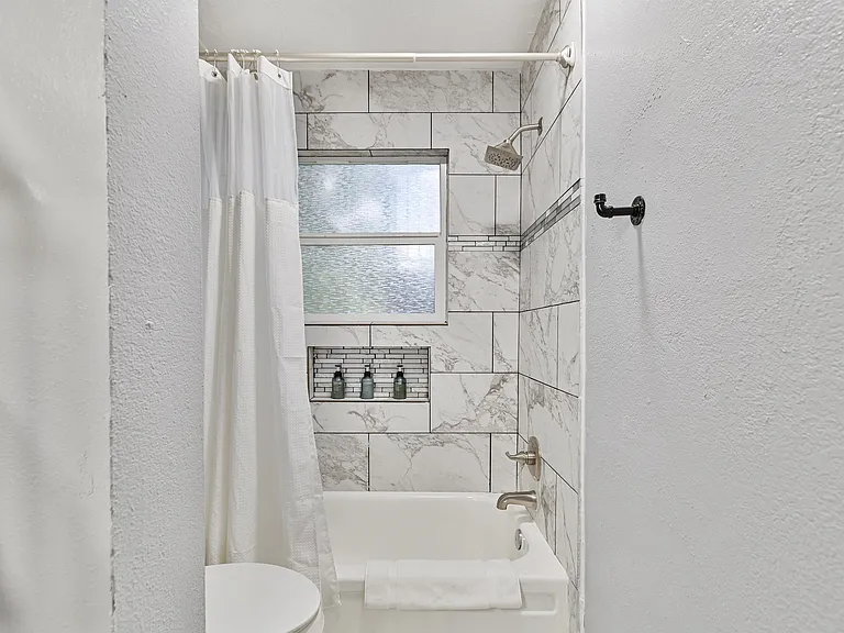 2402 Berry St #5 — Photo 13