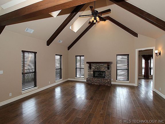 4th image of 14730 Jordan Ct
