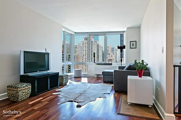 Rented by Sotheby's International Realty | media 1