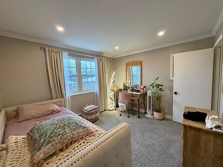 740 Central St #11 — Photo 12