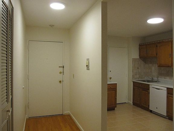 5th image of 195 Independence Ave Unit 138