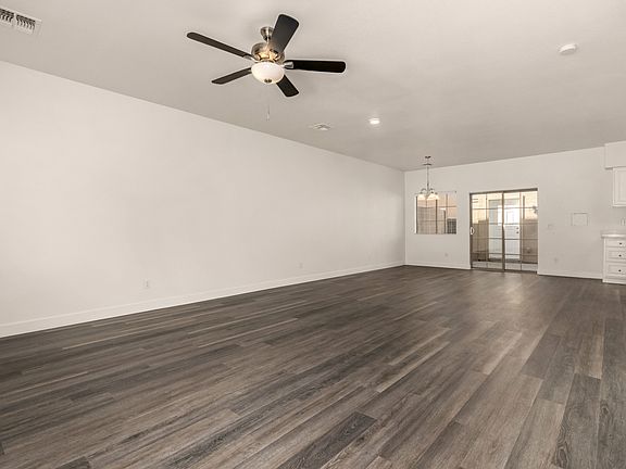 5th image of 2838 E Tracy Ln Unit 3
