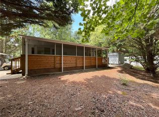 115 Maple Wood Ln, Cleveland, GA 30528