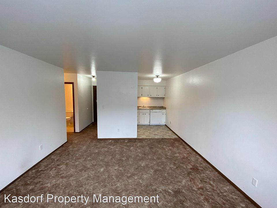 1st image of 445 W Grand Ave #11408335