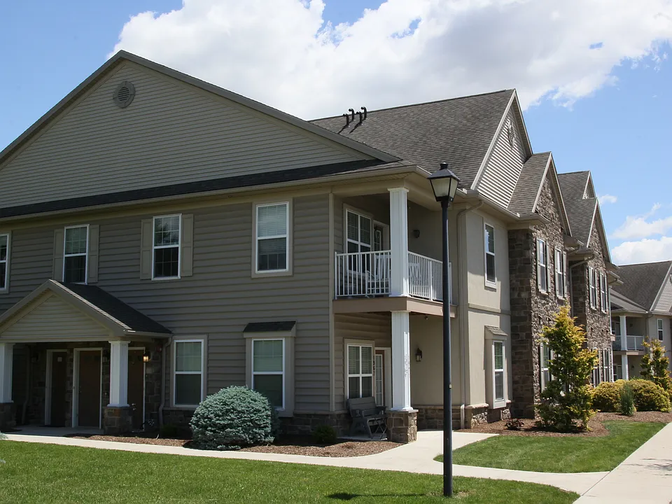 2016 Shady Oak Dr