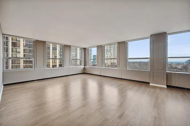 2626 N Lakeview Ave #602 — Photo 3