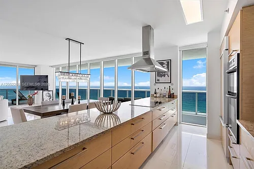 1830 Ocean Dr #1101 Photo 1