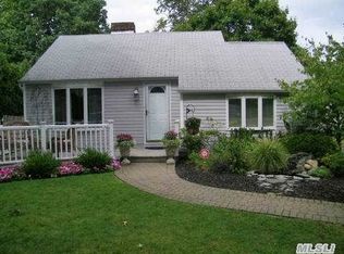 260 Fillmore St, Centerport, NY 11721