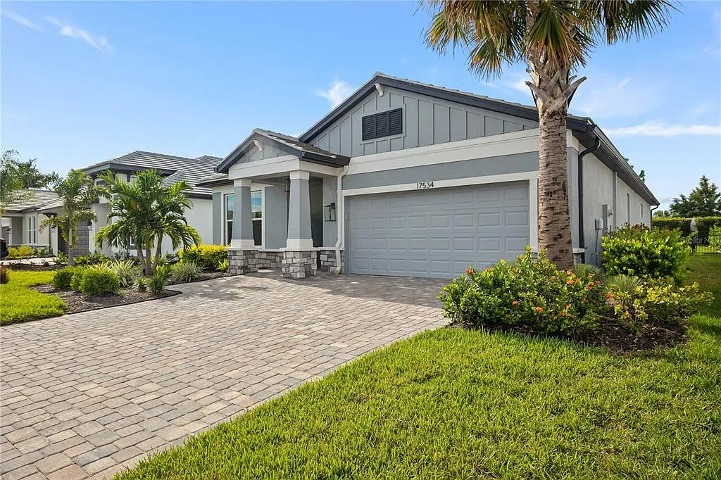 4 bed, 3.0 bath, 2195 sqft, $3,950 — Photo 3
