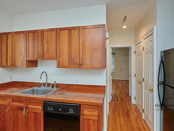 3rd image of 1 Blackstone St #3-2