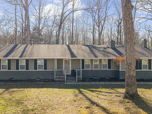 2nd image of 221 Jackson Cir