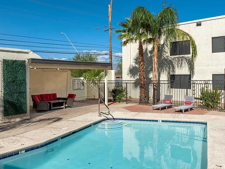 Westside Commons - Beautiful One and Two Bedroom Available NOW! - ONE MONTH FREE!! — Photo 40