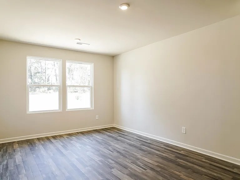 200 Kyles Dr — Photo 3