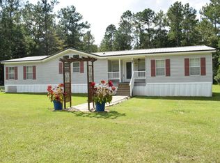 285 High School Rd, Leakesville, MS 39451