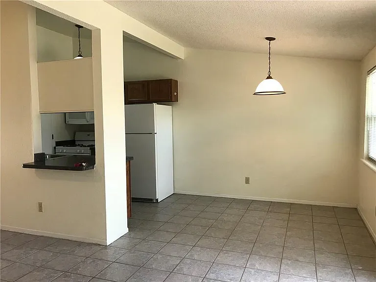 8500 Lakehurst Rd — Photo 18