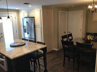 650 Cadman Rd, West Islip, NY 11795