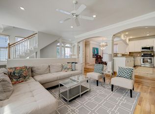 922 Asbury St, Houston, TX 77007