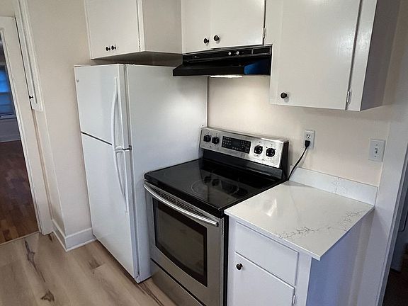 Convection oven great for baking.