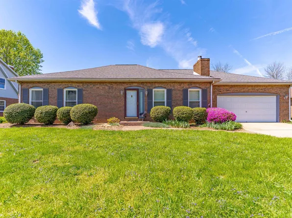 905 Crestwood Dr E, Evansville, IN 47715