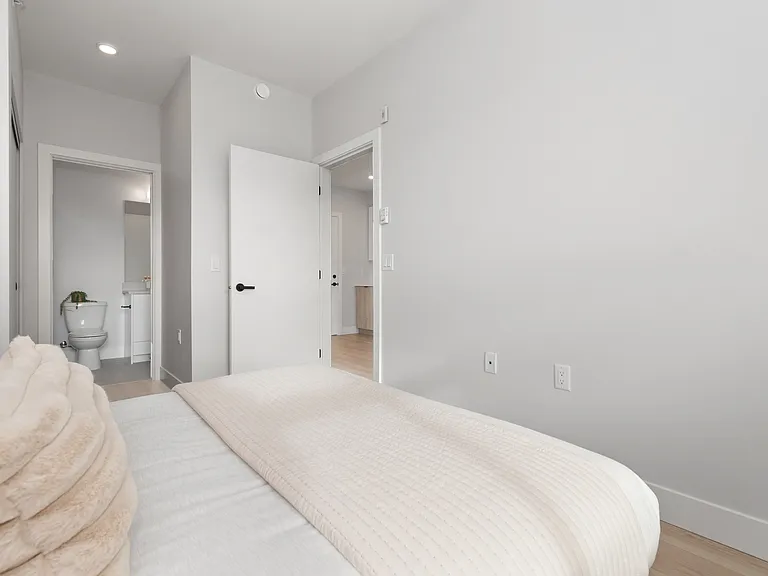 45754 Wellington Ave #210 — Photo 12