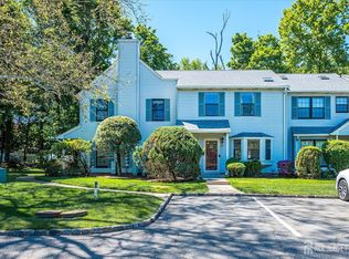 1402 Maplecrest Rd, Edison, NJ 08820