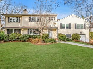 5 Baywood Pl, Huntington, NY 11743