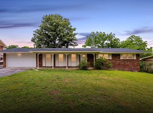 1407 Clearpoint Dr, Hixson, TN 37343