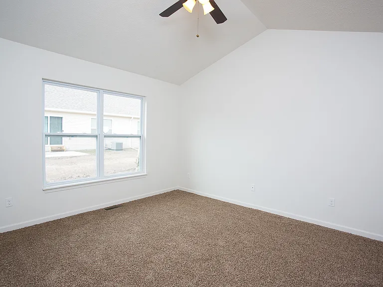 48 Silverlight Way — Photo 9