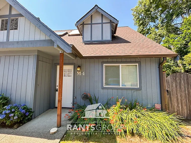 220 Israel Rd SW #M4 — Photo 1