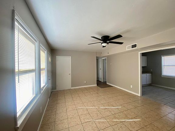 5th image of 601 Lomaland Dr #B