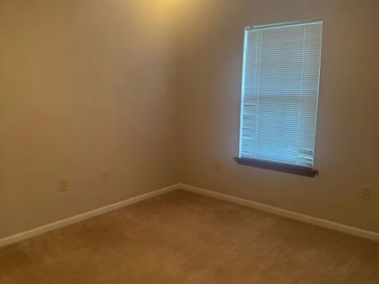2601 Flintwood Ct — Photo 5