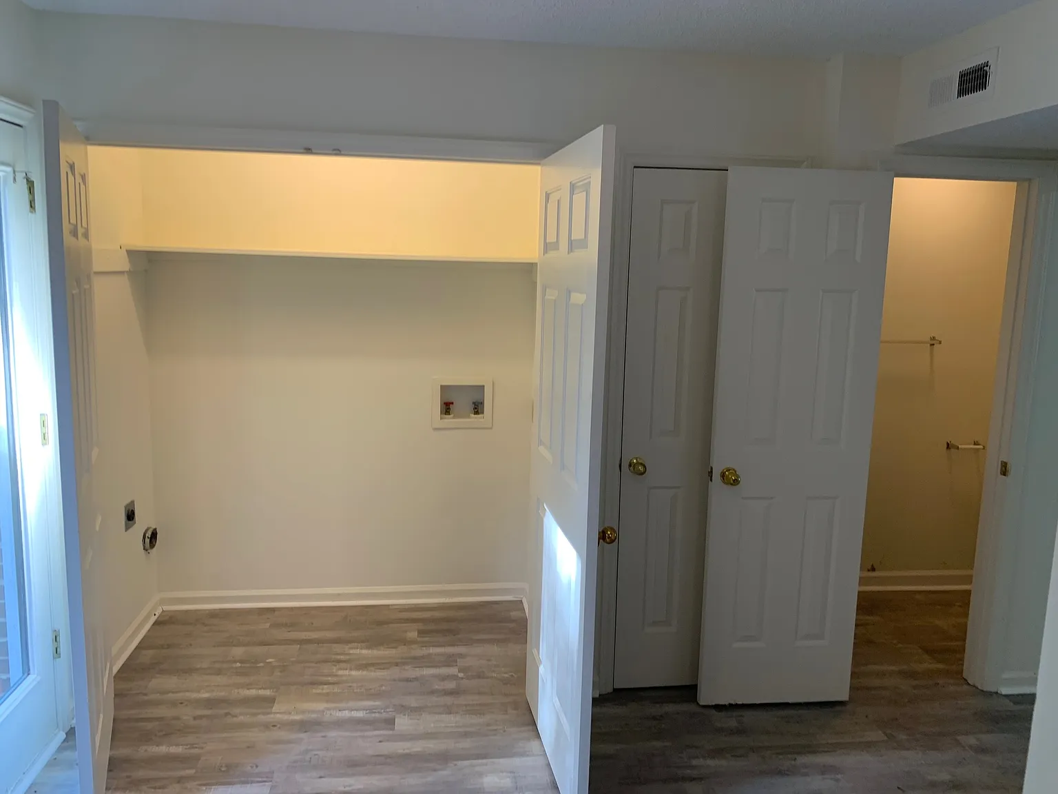 2 bed, 1.5 bath, 950 sqft, $1,100 — Photo 1