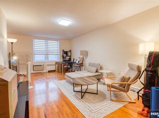 2160 Center Ave APT 4S, Fort Lee, NJ 07024