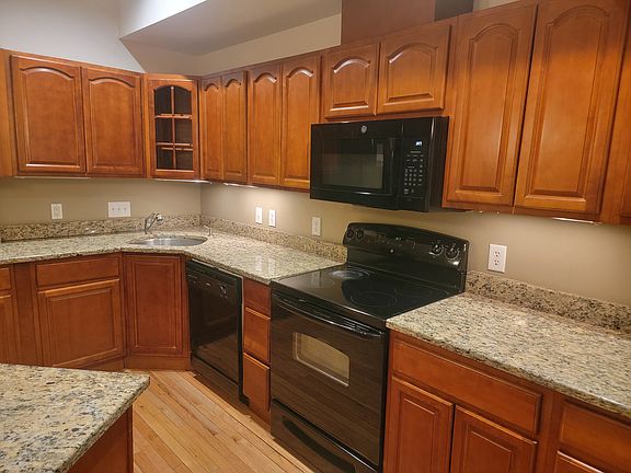 2nd image of 230 N Potomac St APT 1