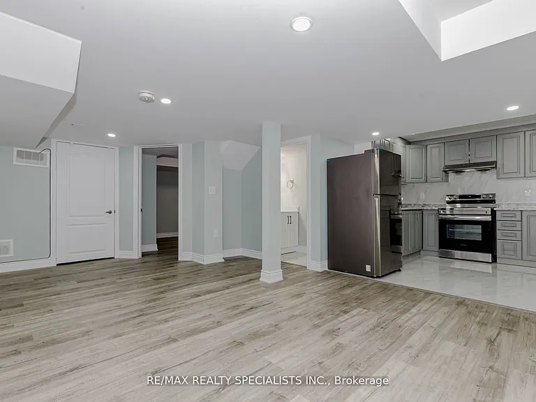 74 Clockwork Dr #B — Photo 9