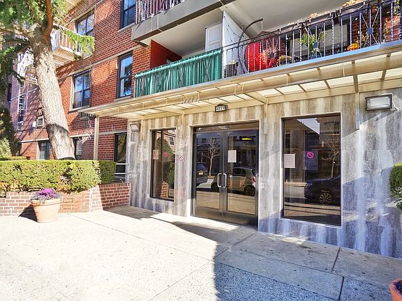 2nd image of 2277 Homecrest Ave APT 3T