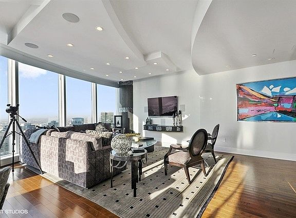 3rd image of 401 N Wabash Ave Unit 57e