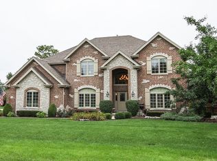 351 Forest Ave, Roselle, IL 60172