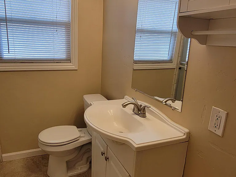 6324 Fruitridge Rd — Photo 9