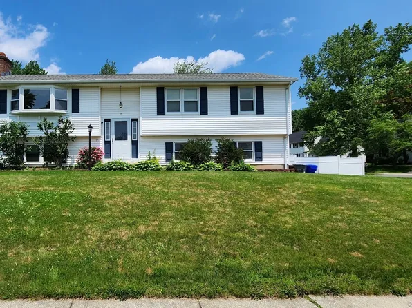 35 Montano Road, Enfield, CT 06082