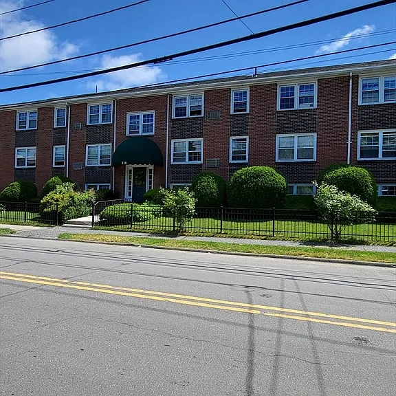 210 Hillside Ave #15 — Photo 8