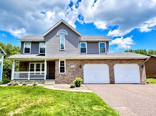 5501 Golfview Ave N, Oakdale, MN 55128