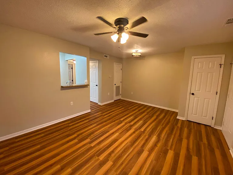 Rohan Ridge Apartments — Photo 16