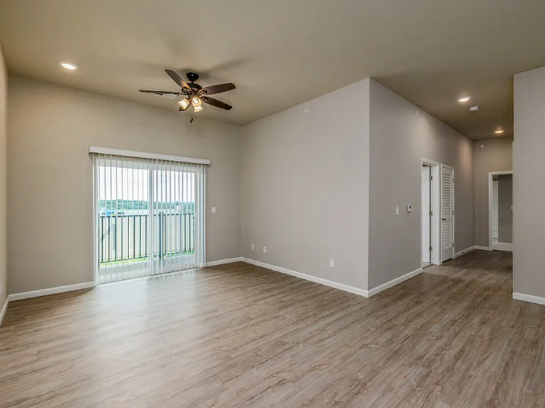 Finley Ridge Apartments — Photo 13