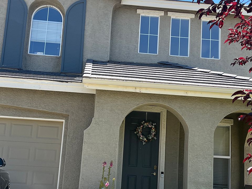 Beautiful 5bedroom 3bath house available for rent. Available July 3rd accepting applications now. Please contact me for an application. First months rent and security deposit.
